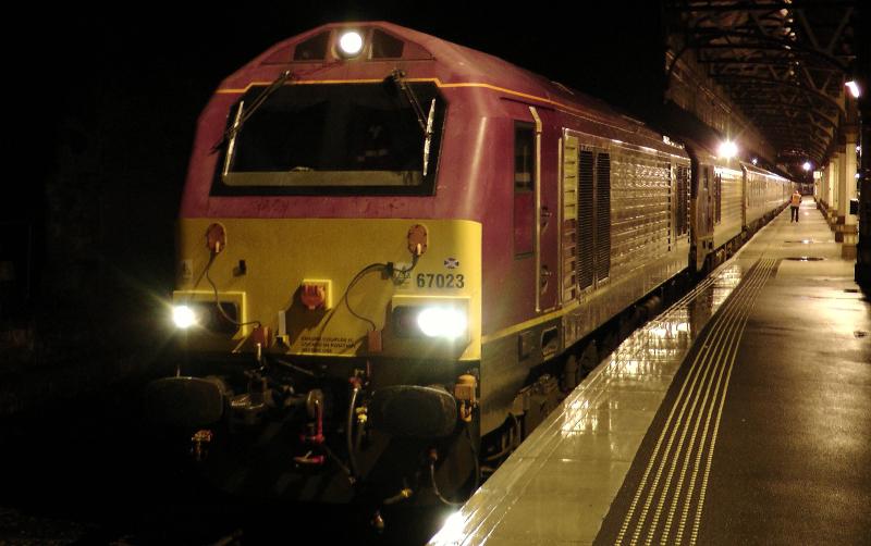 67023 67021 1M16 Load 14 Sleeper at Perth: 23/12/12 Photo of 67023 67021 1M16 Load 14 Sleeper at Perth