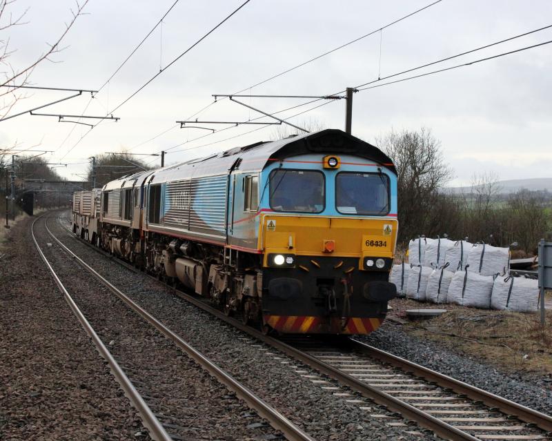 flasks: the 6m22 flasks from hunterston approaching lochwinnoch yesterday. Photo of flasks
