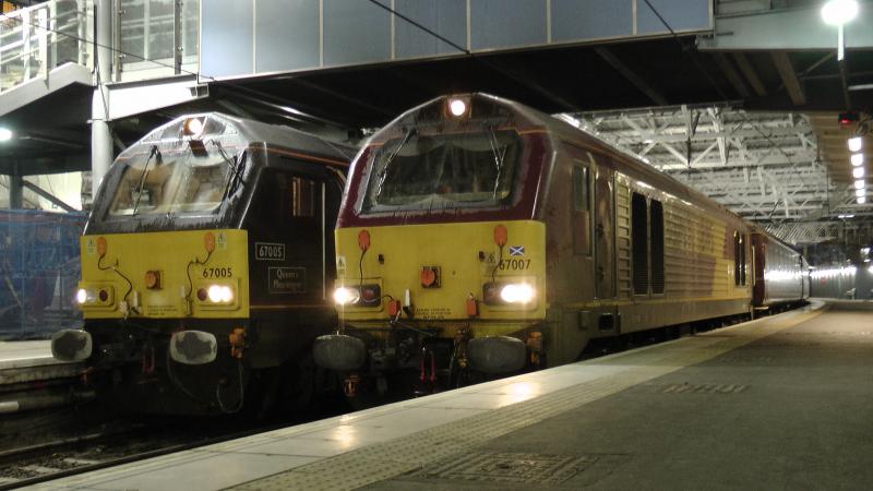 67005 67007 Edinburgh Waverley 21/01/12: Photo of 67005 67007 Edinburgh Waverley 21/01/12