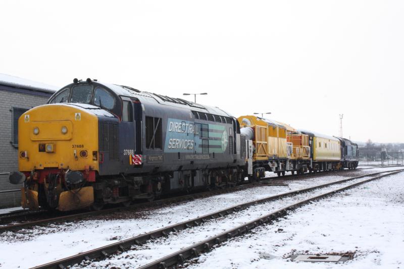 37688 - Slateford: 37688 - 37425 at Slateford on 22nd January 2013. Photo of 37688 - Slateford