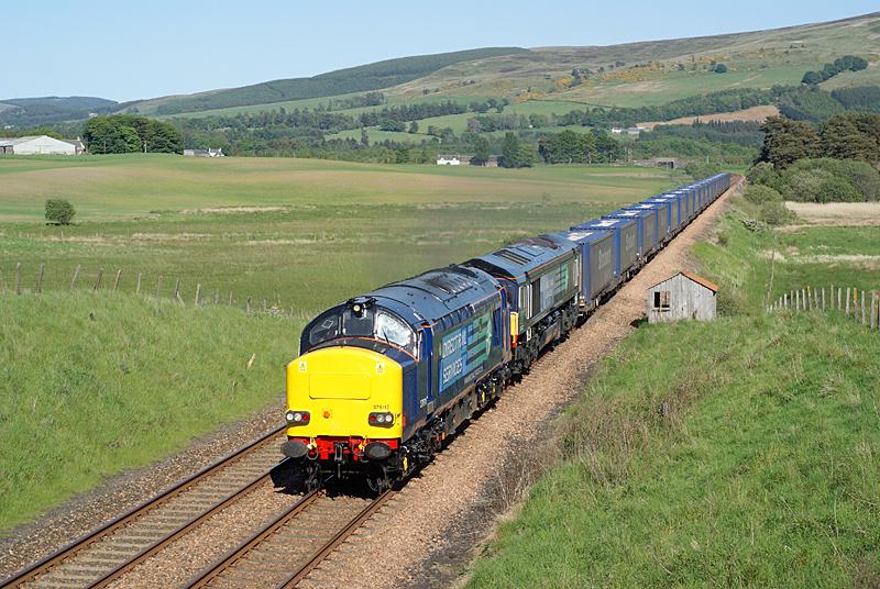 SC_37611_Blackford300509rs: 37611 leads 66432 on 4N47 Inverness - Grangemouth at Blackford, 30/05/09 Photo of SC_37611_Blackford300509rs