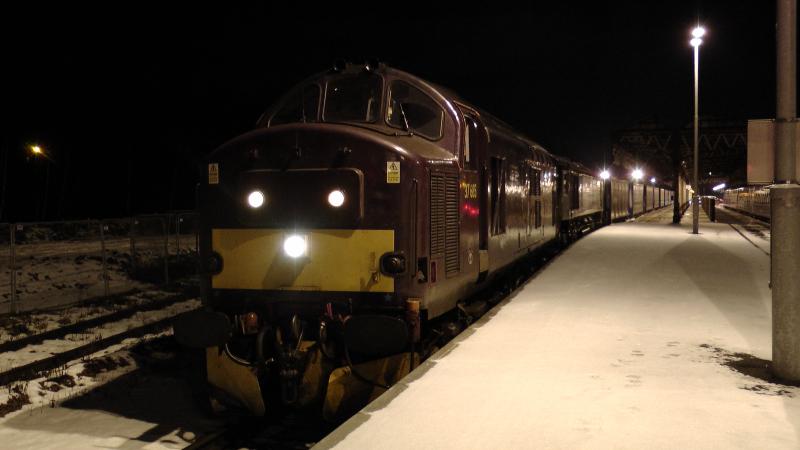 37685 66430 4D47 Perth 23/01/13:
After 66430 failed at Pitlochry the snow standby loco 37685 was used to drag the train throughout to Mossend! Photo of 37685 66430 4D47 Perth 23/01/13