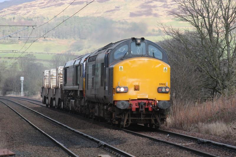 6m22: 37612+66303 approaching westkilbride on the flasks from hunterston Photo of 6m22