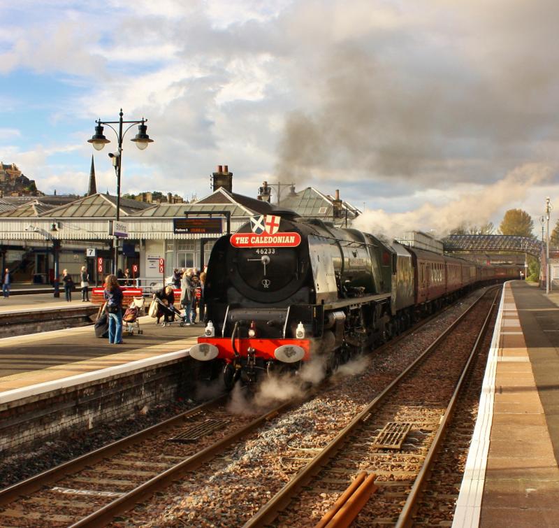 IMG_7674.JPG: 46233 waits for the off at stirling. Photo of IMG_7674.JPG