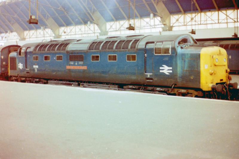 55016 - 1200 Scarboro - Glasgow at Queen Street - 25th July 1981: Only 2 bashers on this train. John SMith (coco) and me. Photo of 55016 - 1200 Scarboro - Glasgow at Queen Street - 25th July 1981
