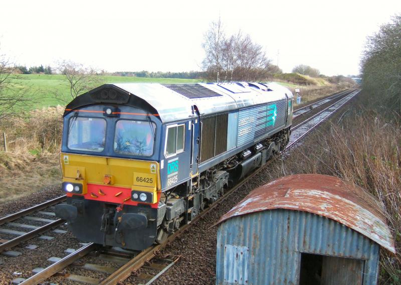 66425 on 0Z66 to Mossend passes Carmuirs East.: 66425 on 0Z66 to Mossend passes Carmuirs East. Photo of 66425 on 0Z66 to Mossend passes Carmuirs East.