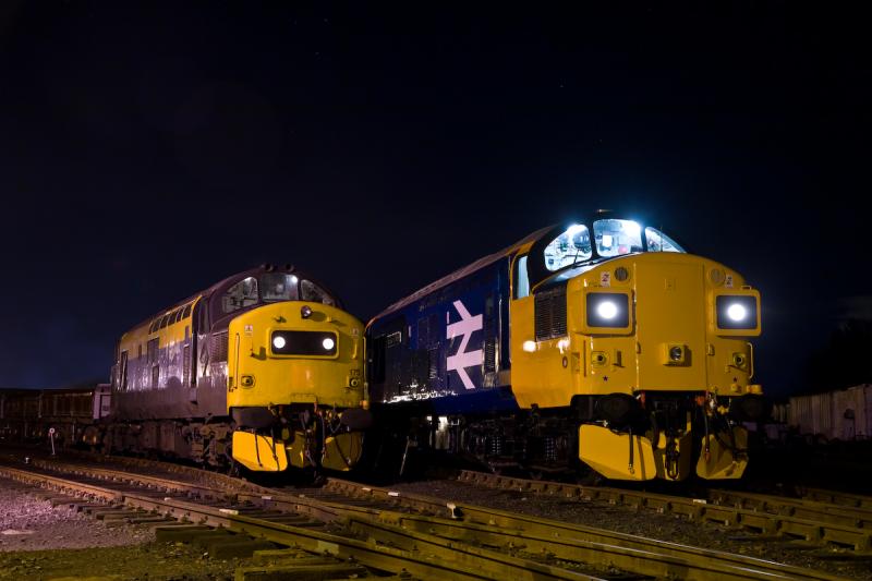 37025 and 37175 at Bo'ness: 29th December 2007 Photo of 37025 and 37175 at Bo'ness