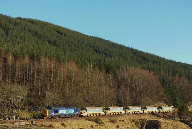 37419 6K60 County March 25/02/13: 37419 climbs towards the summit at County March while in charge of 6K60 Mossend to Fort William autoballasters Photo of 37419 6K60 County March 25/02/13