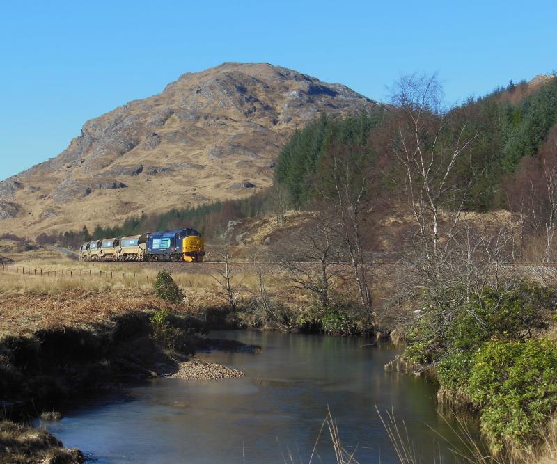 37419 6K60 Glenfinnan 26/02/13: 37419 approaches Glenfinnan while working a train of empty autoballasters from Mallaig back to Fort William Photo of 37419 6K60 Glenfinnan 26/02/13