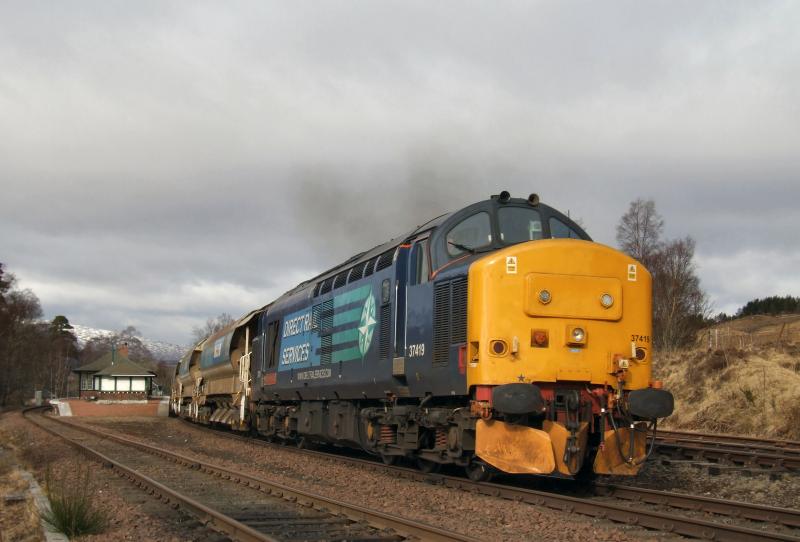37419 departs Bridge of Orchy with 6K61 for Mossend.: 37419 departs Bridge of Orchy with 6K61 for Mossend. Photo of 37419 departs Bridge of Orchy with 6K61 for Mossend.