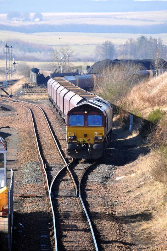 66177 Propells into Crowbandsgate: 66177 28th Feb 2013 Propells into Crowbandsgate loading area Photo of 66177 Propells into Crowbandsgate