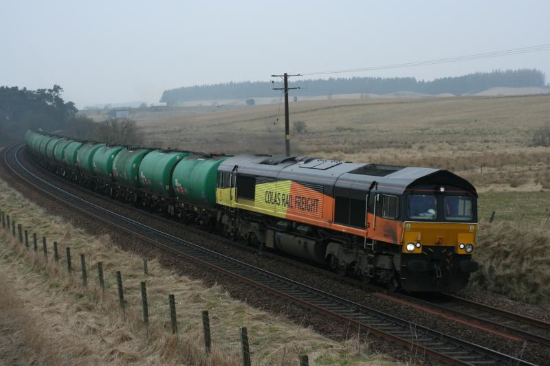 Bardrill road: 66847 passes Bardrill road with 6L82 Grangemouth-- Linkswood tanks Photo of Bardrill road
