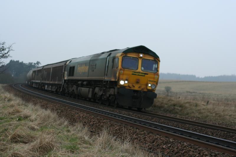 Bardrill road: 66618 passes Bardrill road with 6A65 Oxwellmains-- Aberdeen cement tanks Photo of Bardrill road