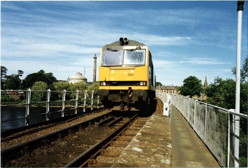 60066: 60066 crosses the Tay at Perth Photo of 60066