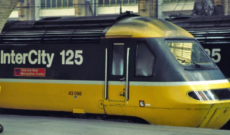 43098: This is what HSTs used to look like. Photo of 43098