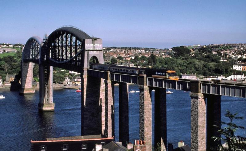 HST : HST 125 set crosses the Tamar into Cornwall Photo of HST