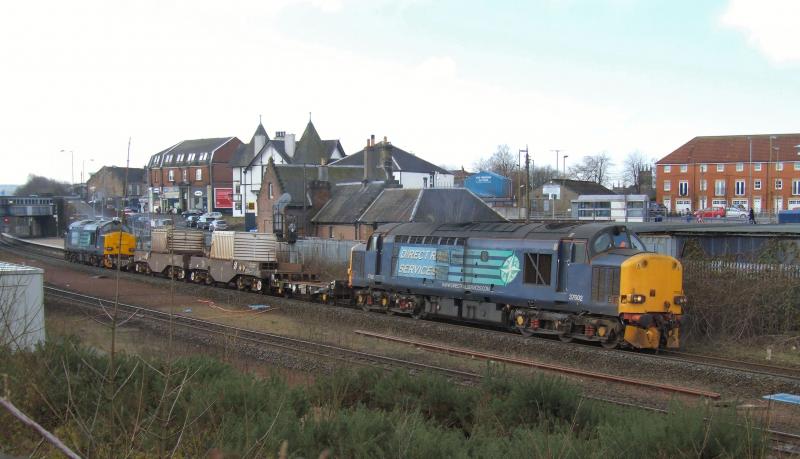 Photo of 37602 & 259 with 6S99 for Georgemas Jct.