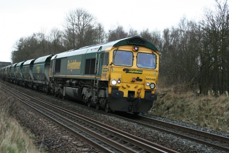 Green Shed: Green Shed 66548 on 6G05at Plean 23.3.13 Photo of Green Shed