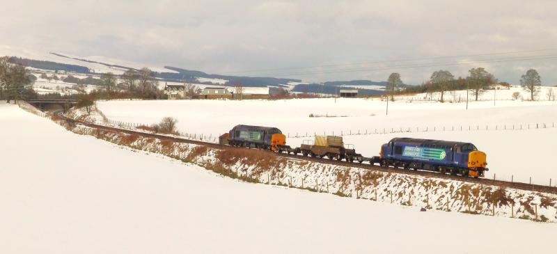 37602 and 37218 on 6S99 Carlisle to Georgemas Siding at Glendevon Road bridge: 37602 topped and tailed with 37218 on 6S99 at Glendevon Road bridge on 27th March 2013 Photo of 37602 and 37218 on 6S99 Carlisle to Georgemas Siding at Glendevon Road bridge