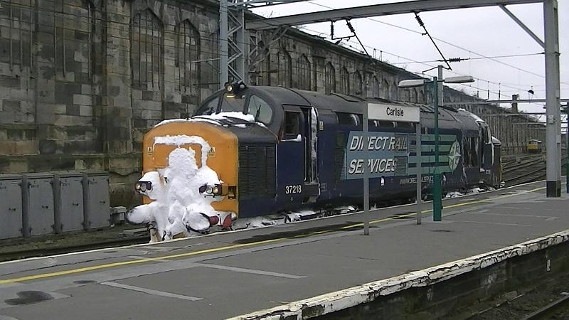 The Abominable Tractor! - scene 5: 37218 moves off to Wapping sidings Photo of The Abominable Tractor! - scene 5