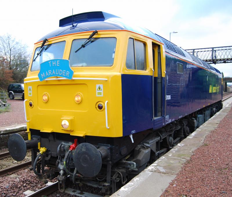57006 at breich: CR 57006 at Breich on the 14/2/07 with my headboard on the front ;) Photo of 57006 at breich