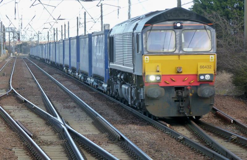 4S43 Tesco liner diverted to ECML: 66432 at Drem with the Tesco liner diverted to the ECML due to engineering work on 30 March 2013 Photo of 4S43 Tesco liner diverted to ECML