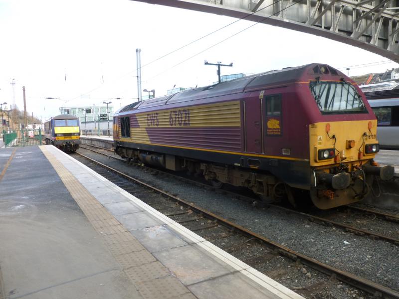 67021: 67021 and 90021 Waverley 30/03/2013 Photo of 67021