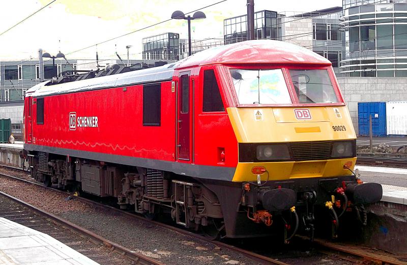 90029 at Waverley: Recently outshopped in the new DB Shenker livery. 90029 waits in the previous Motorail Bays at Edinburgh Waverley for it's next turn of duty on Saturday 6th April 2013. Photo of 90029 at Waverley