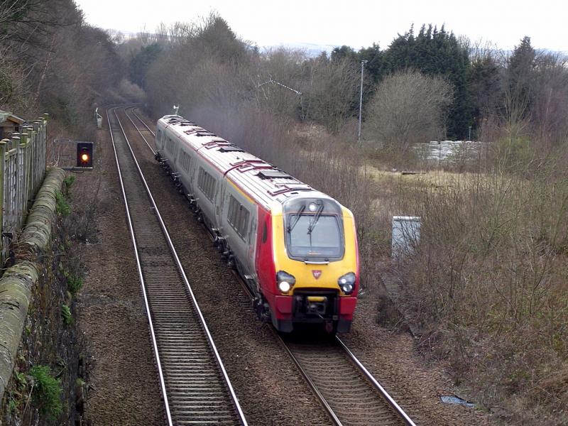 221105 at Falkirk Grahamston: On 06/04/2013, 221105 approaches Falkirk Grahamston with 1S51, Virgin Trains' diverted 10:20 Birmingham New Street - Edinburgh service. Photo of 221105 at Falkirk Grahamston