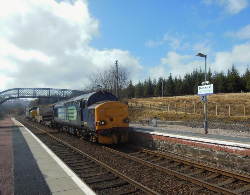 37218 37194 6S99 150413 Dalwhinnie: Photo of 37218 37194 6S99 150413 Dalwhinnie