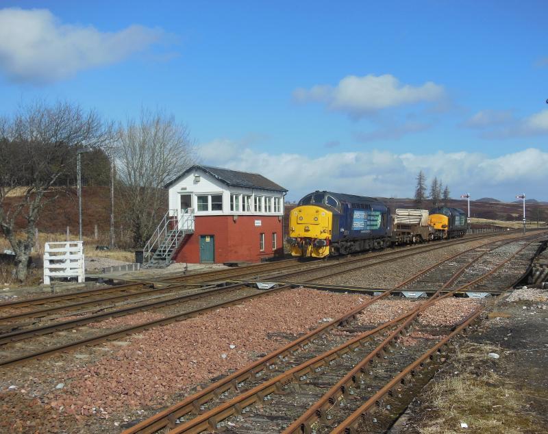 37218 37194 6S99 150413 Dalwhinnie: Photo of 37218 37194 6S99 150413 Dalwhinnie