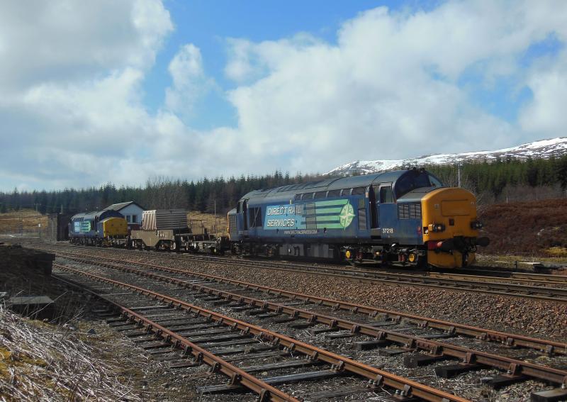 37218 37194 6S99 150413 Dalwhinnie: Photo of 37218 37194 6S99 150413 Dalwhinnie