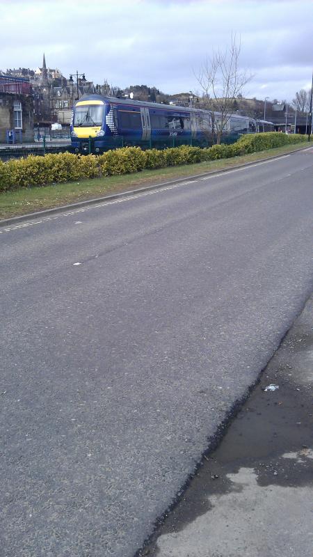 170425: 170425 on platform 10 at Stirling Photo of 170425