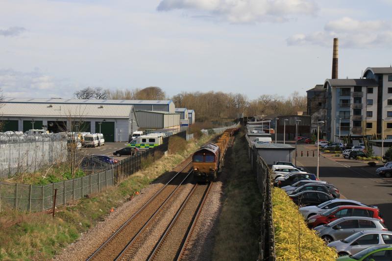 6K01: 66041 on 6K01 08.00 Mossend to Midcalder Jct via Millerhill west of the site of Duddingston Stn on 20/04/2013 Photo of 6K01