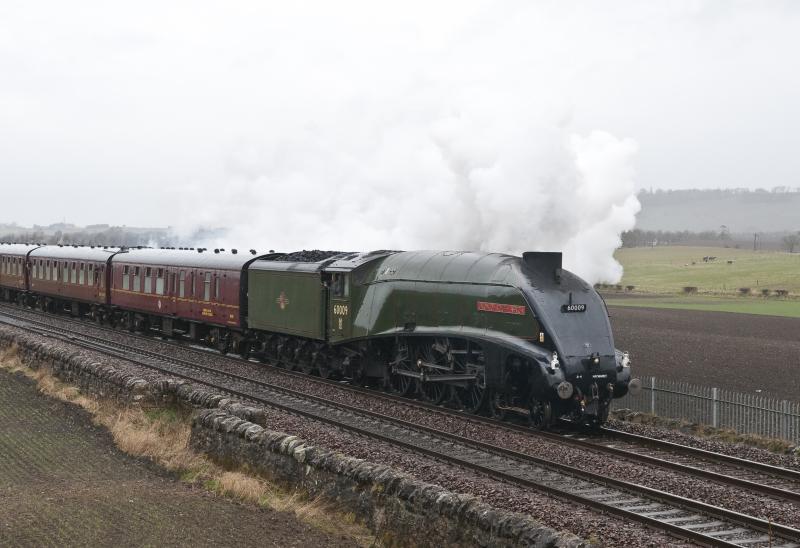 60009 : No.9 in the rain on the morning run of Fife circle 21.4.13 behind Park Farm Photo of 60009