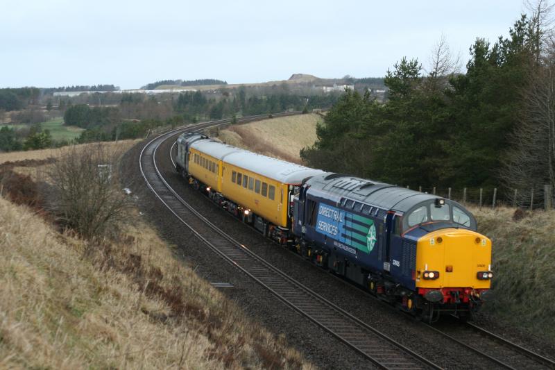 1Q23: 37605 (37218dor) passes Fauldhouse @ 07.08 with 1Q23 Mossend--Mossend via The World Photo of 1Q23