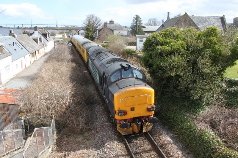 drs 37s network rail test train : drs 37s network rail test train returning from kyle photo taking at clachhary bridge.. Photo of drs 37s network rail test train