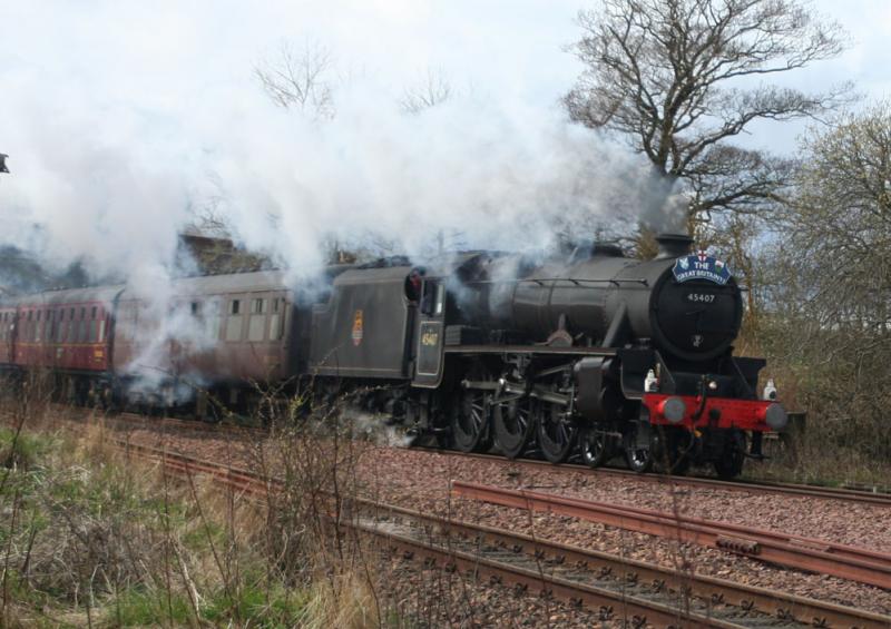 Black 5 - 45407 : Black 5 45407 at speed through Leuchars 1155hrs 24-4-2013 Photo of Black 5 - 45407