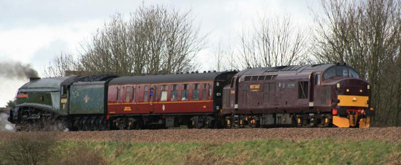 Old and not so Old .: Growler support coach and NINE slow for signal check outside Cupar . Photo of Old and not so Old .