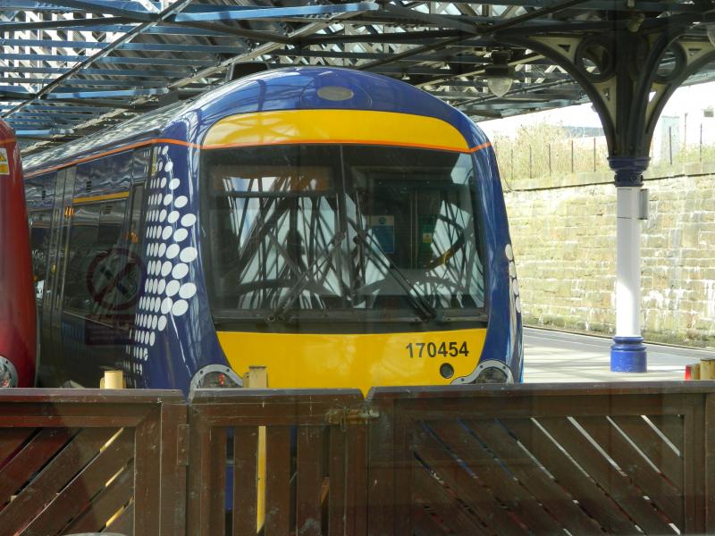 170454.JPG: 170454 at Dundee station platform 3 on friday 26-4-13 Photo of 170454.JPG