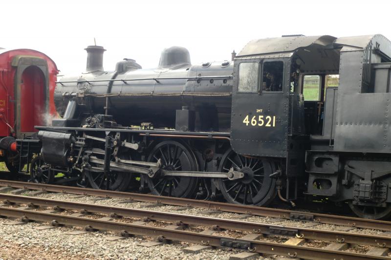 46521 de railed at quorn great central: 46521 was going in siding to att TPO and became de-railed all wheels, gala, stopped for an hour Photo of 46521 de railed at quorn great central