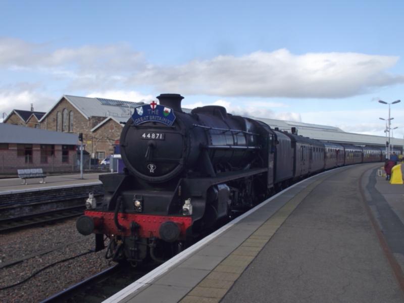 44871 at Inverness - 25/04/2013: 44871 arrives at Inverness with 1Z26, the 11:00 Thornton - Inverness leg of the Great Britain Vl railtour. Photo of 44871 at Inverness - 25/04/2013