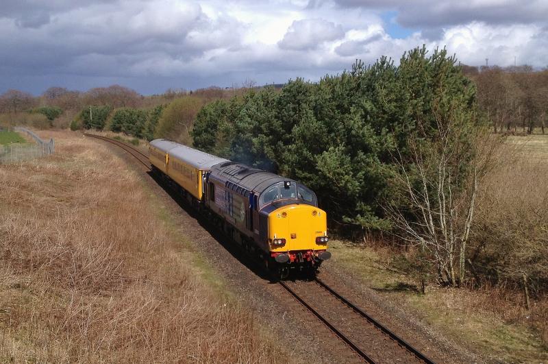 37605 1Q23 280413 Port Elphinstone: Photo of 37605 1Q23 280413 Port Elphinstone