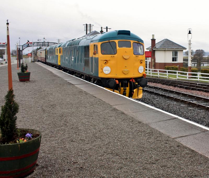 IMG_8404.JPG: 26038 26024 roll into bo'ness 16.03.13. Photo of IMG_8404.JPG
