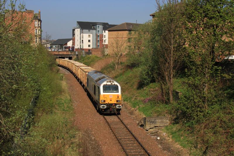 67029 on 6B41 in full Sun: 67029 on 6B41 10.25 Powderhall to Oxwellmains passing the site of Easter Road Jct on 07/05/2013 Photo of 67029 on 6B41 in full Sun
