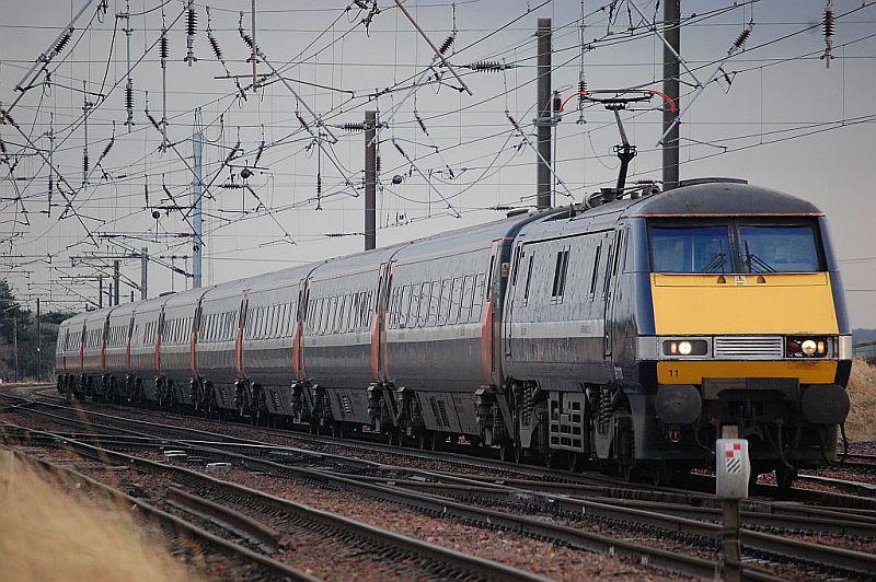 91111_1S07_Drem_17thJan08.jpg: 91111 approaches Drem with 1S07 0800 London King's Cross to Edinburgh on the 17th Jan 08 Photo of 91111_1S07_Drem_17thJan08.jpg