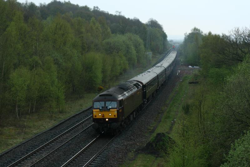 Royal Scotsman: 47237 leads 5Z73 Craigentinny--Plockton past Plean 8.5.13 Photo of Royal Scotsman