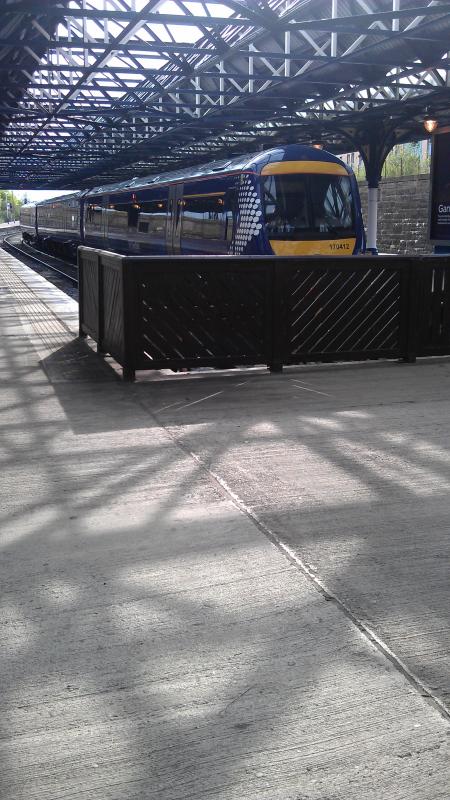 170412: 170412 at dundee waiting to form a service to edinburgh. Photo of 170412