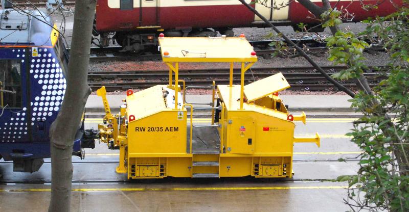 20-35 AEM Industrial Shunter at GW: Industrial shunter 20-35 AEM Shunts 170426 at Glasgow Shields Depot. This unit is controlled remotley Photo of 20-35 AEM Industrial Shunter at GW