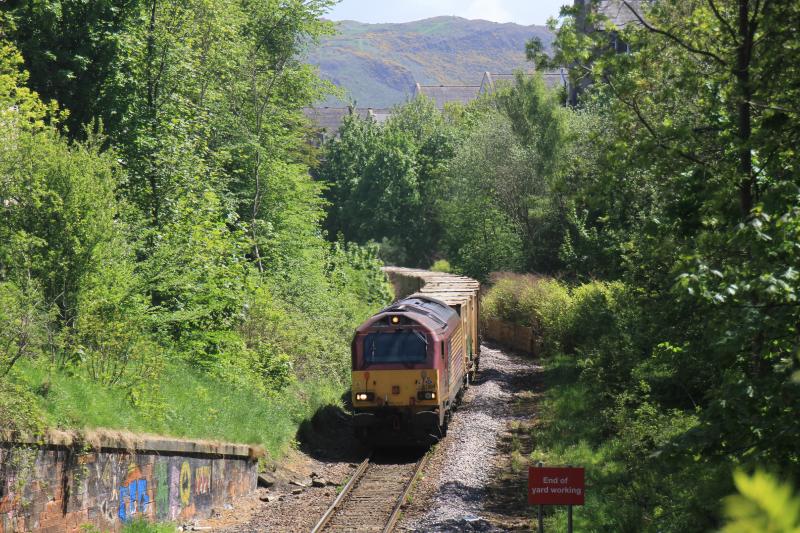67004 on 6B46: 67004 on 6B46 Oxwellmains to Powderhall approaching Powderhall on 24/05/2013 Photo of 67004 on 6B46